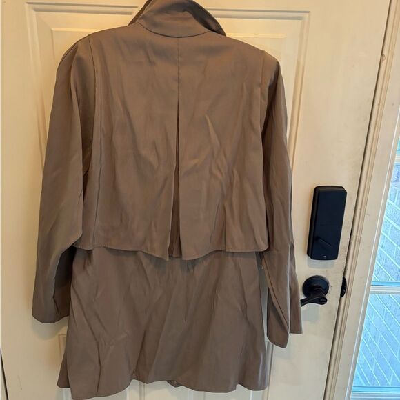 Women's Tan Jacket - Picture 4 of 8